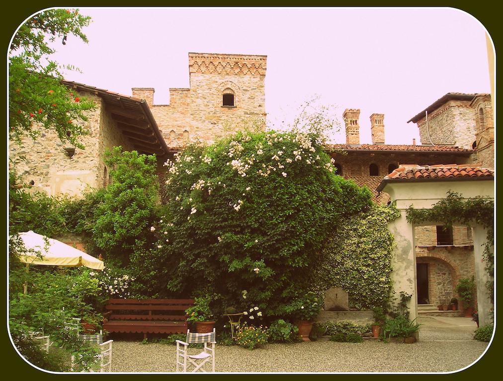 Castello Di Strambinello Bed & Breakfast Luaran gambar